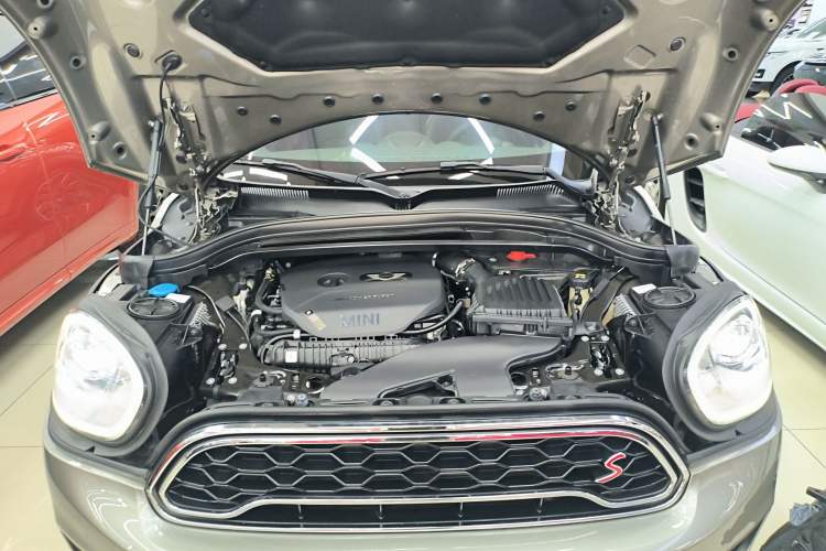 Used MINI Countryman 2018 2.0T COOPER S ALL4 Artist Engine Bay