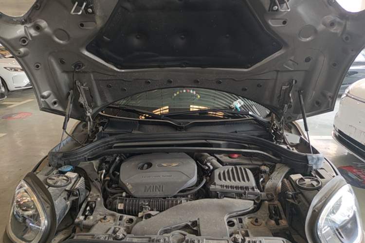 Used MINI Countryman 2018 2.0T COOPER S ALL4 Artist Engine Bay