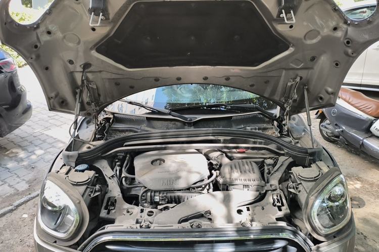 Used MINI Countryman 2018 1.5T COOPER ALL4 Artist Engine Bay
