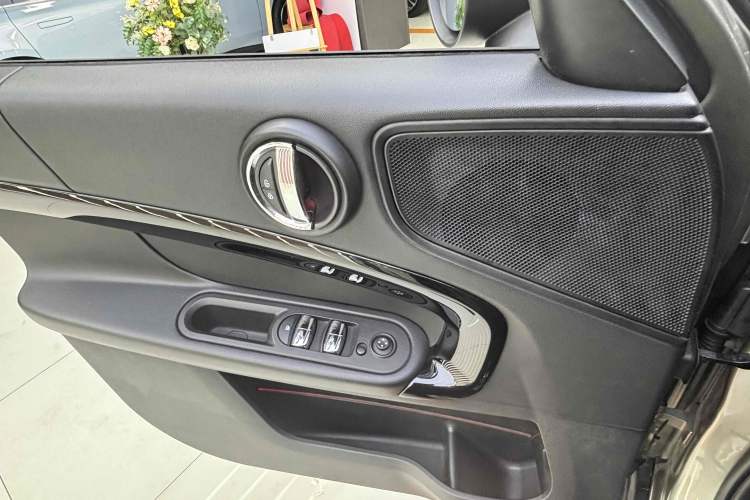 Used MINI Countryman 2018 1.5T COOPER Special Edition Interior 1