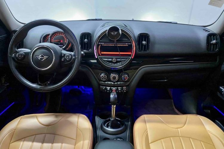Used MINI Countryman 2018 1.5T COOPER Special Edition Interior 2