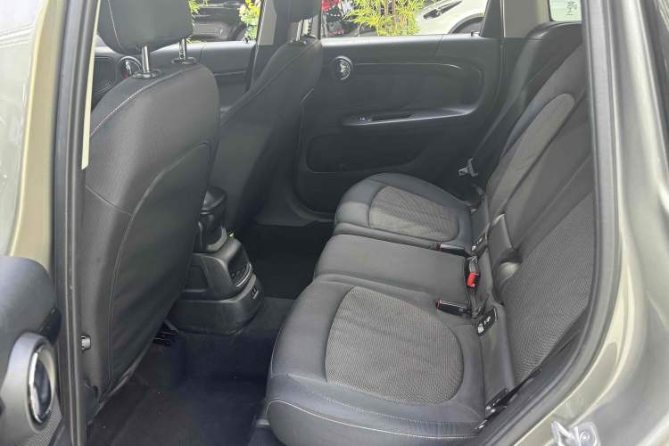 Used MINI Countryman 2018 1.5T COOPER Special Edition Interior 9