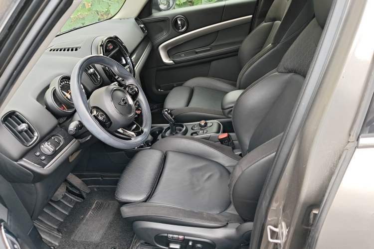 Used MINI Countryman 2018 1.5T COOPER ALL4 Artist Left Front Seat