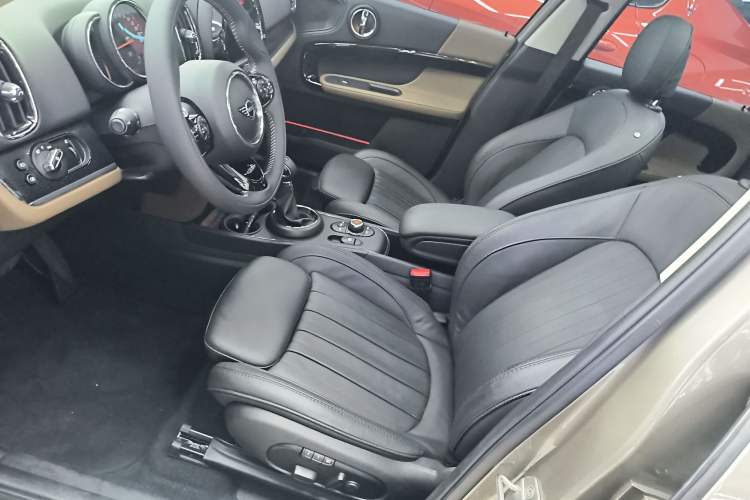 Used MINI Countryman 2018 2.0T COOPER S ALL4 Artist Left Front Seat