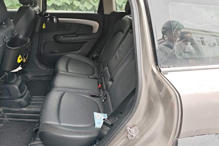 Used MINI Countryman 2018 1.5T COOPER ALL4 Artist Left Rear Seat