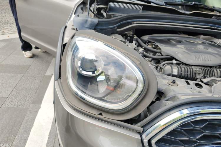 Used MINI Countryman 2018 2.0T COOPER S ALL4 Classic Edition Right Front Headlight