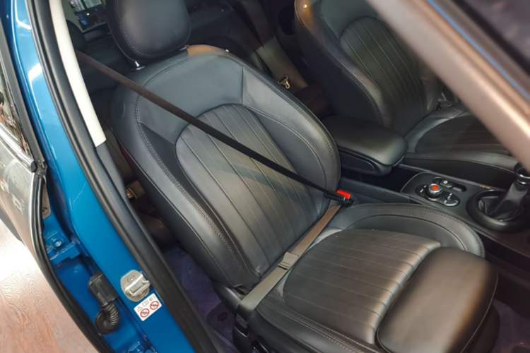 Used MINI Countryman 2018 2.0T COOPER S ALL4 Artist Right Front Seat