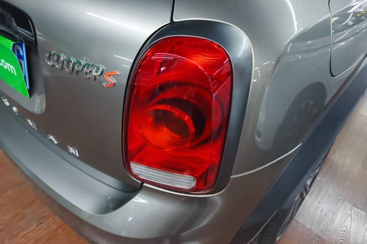 Used MINI Countryman 2018 2.0T COOPER S ALL4 Artist Right Rear Taillight
