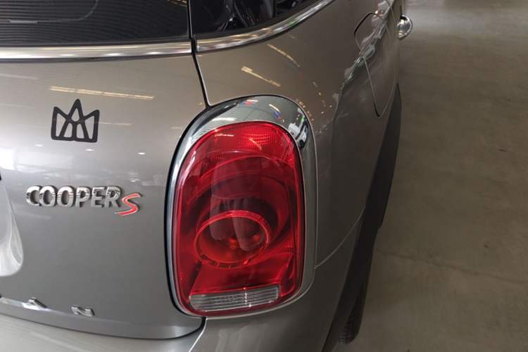 Used MINI Countryman 2018 2.0T COOPER S ALL4 Artist Right Rear Taillight