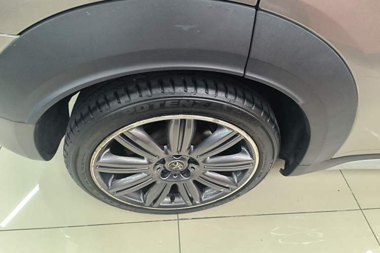 Used MINI Countryman 2018 2.0T COOPER S ALL4 Artist Right Rear Wheel Hub