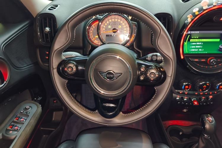 Used MINI Countryman 2018 2.0T COOPER S ALL4 Artist Steering Wheel
