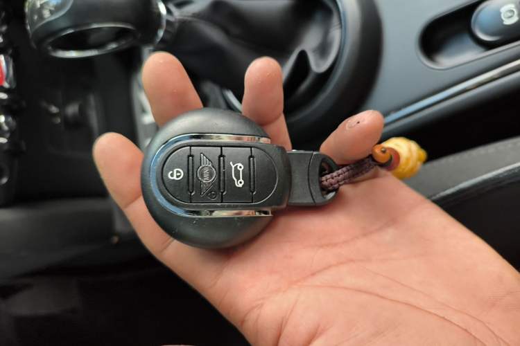 Used MINI Countryman 2018 1.5T COOPER ALL4 Artist Vehicle Key