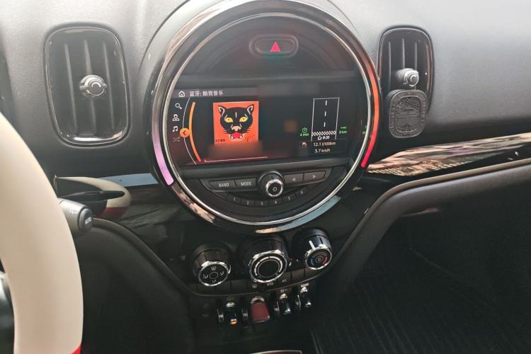 Used MINI Countryman 2018 1.5T COOPER Special Edition Audio And AC Panel