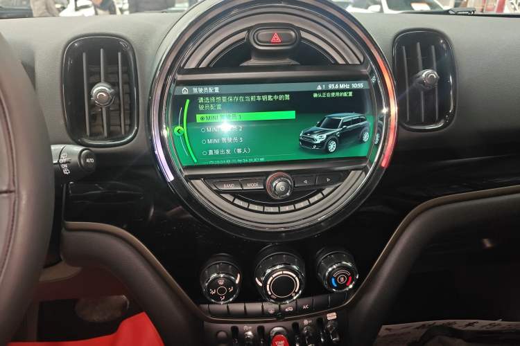 Used MINI Countryman 2018 1.5T COOPER ALL4 Classic Edition Audio And AC Panel
