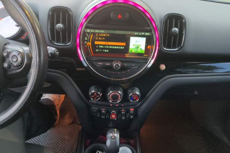 Used MINI Countryman 2018 1.5T COOPER ALL4 Classic Edition Audio And AC Panel