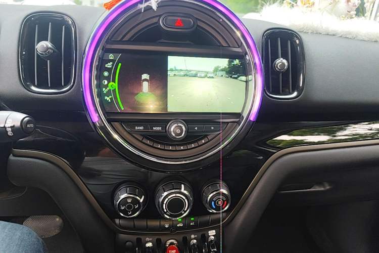 Used MINI Countryman 2018 1.5T COOPER ALL4 Classic Edition Audio And AC Panel
