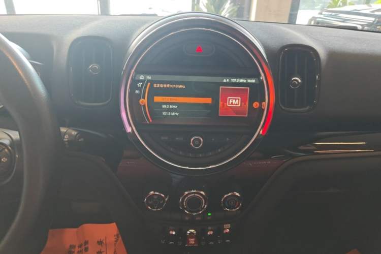 Used MINI Countryman 2018 1.5T COOPER ALL4 Classic Edition Audio And AC Panel