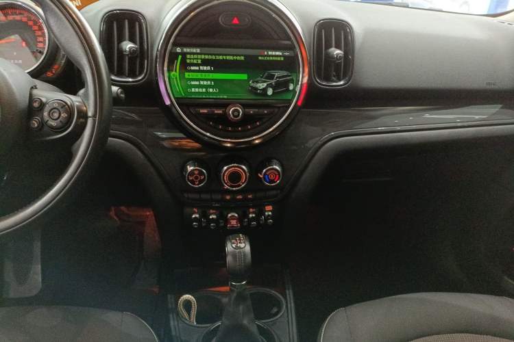 Used MINI Countryman 2018 1.5T COOPER Special Edition Audio And AC Panel