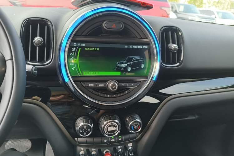 Used MINI Countryman 2018 1.5T COOPER ALL4 Classic Edition Audio And AC Panel