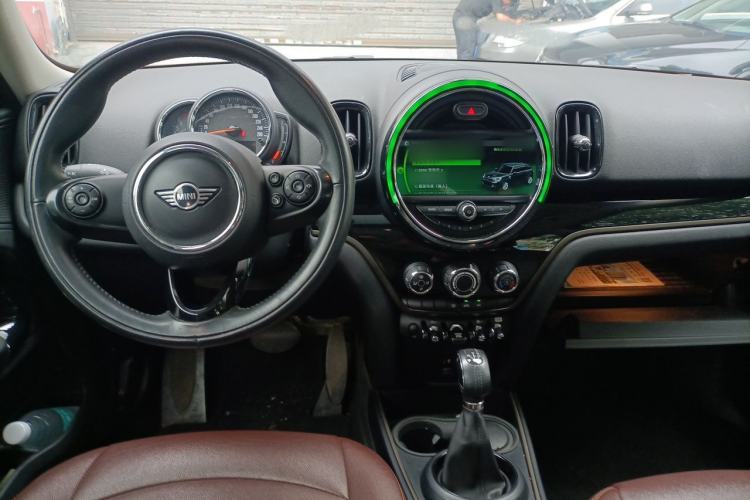 Used MINI Countryman 2018 1.5T COOPER Classic Edition Center Console