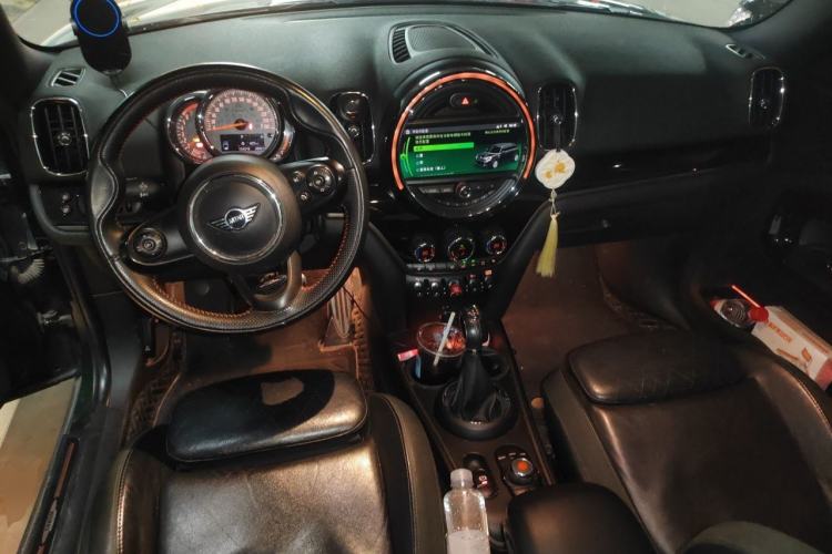 Used MINI Countryman 2018 1.5T COOPER ALL4 Racing Driver Center Console
