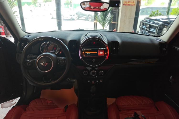 Used MINI Countryman 2018 1.5T COOPER ALL4 Classic Edition Center Console