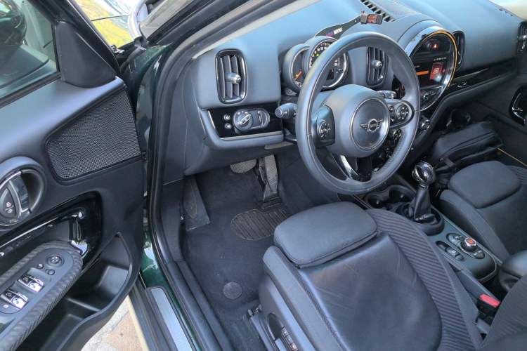Used MINI Countryman 2018 1.5T COOPER ALL4 Classic Edition Driver Seat