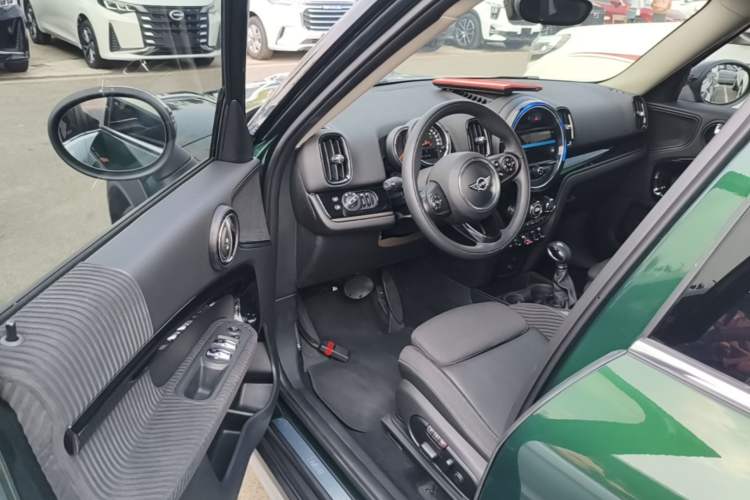 Used MINI Countryman 2018 1.5T COOPER ALL4 Classic Edition Driver Seat