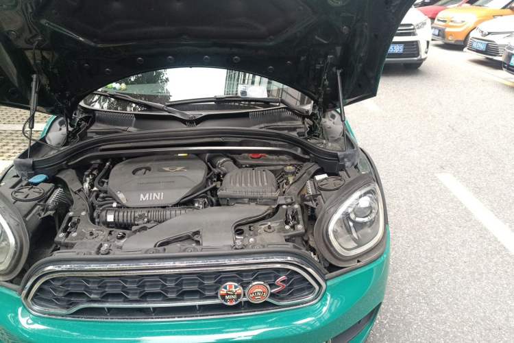 Used MINI Countryman 2018 2.0T COOPER S ALL4 Artist Engine Bay Left