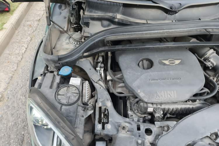 Used MINI Countryman 2018 1.5T COOPER ALL4 Classic Edition Engine Bay Right