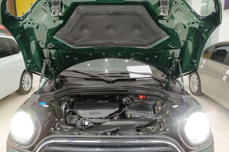 Used MINI Countryman 2018 1.5T COOPER Special Edition Engine Bay