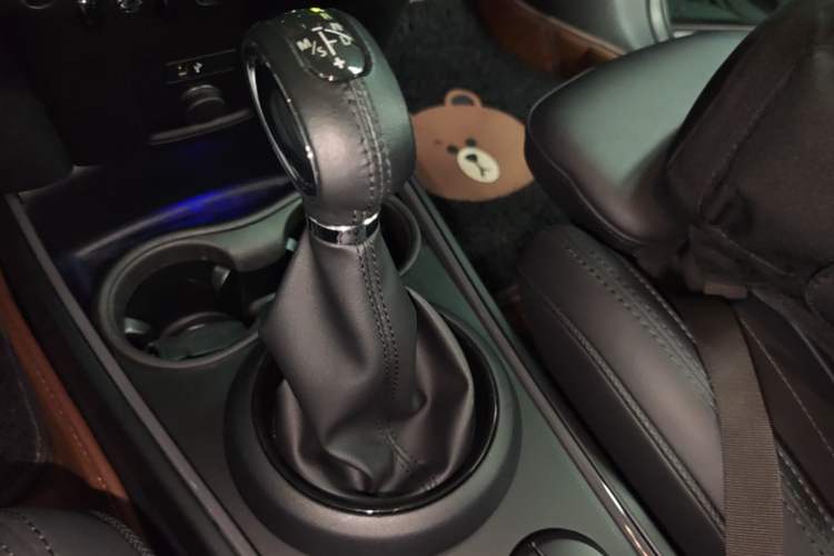 Used MINI Countryman 2018 2.0T COOPER S ALL4 Artist Gear Lever