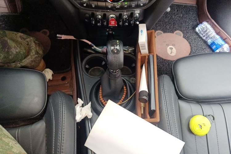 Used MINI Countryman 2018 2.0T COOPER S ALL4 Artist Gear Lever