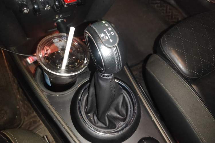 Used MINI Countryman 2018 1.5T COOPER ALL4 Racing Driver Gear Lever