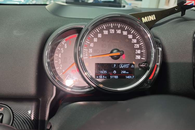 Used MINI Countryman 2018 2.0T COOPER S ALL4 Artist Instrument Cluster