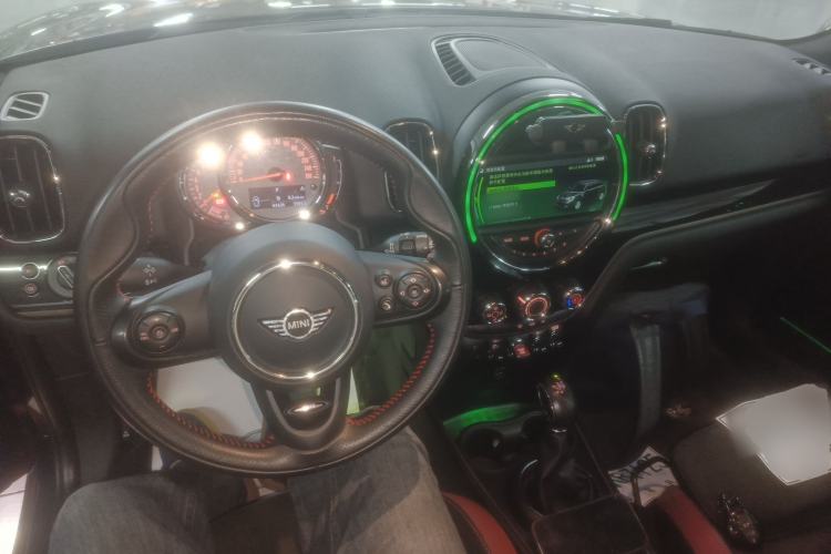 Used MINI Countryman 2018 1.5T COOPER ALL4 Racing Driver Interior 2