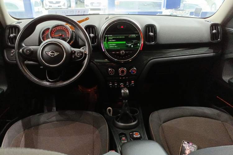 Used MINI Countryman 2018 1.5T COOPER Special Edition Interior 2