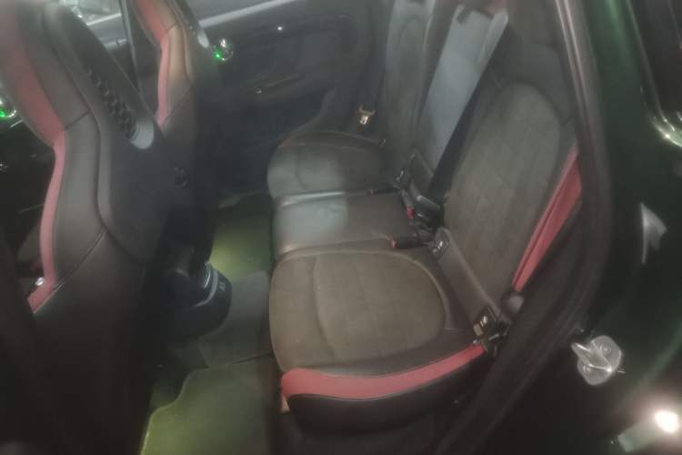 Used MINI Countryman 2018 1.5T COOPER ALL4 Racing Driver Interior 4
