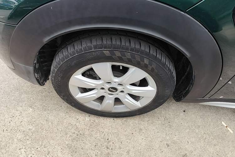 Used MINI Countryman 2018 1.5T COOPER ALL4 Classic Edition Left Front Wheel Hub