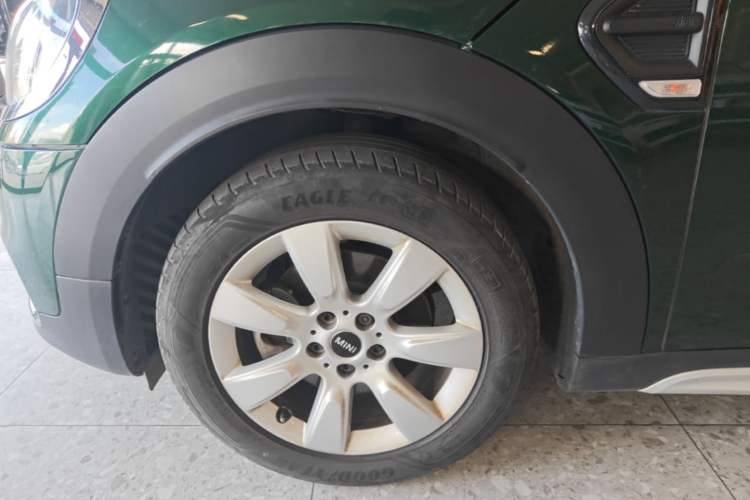 Used MINI Countryman 2018 1.5T COOPER ALL4 Classic Edition Left Front Wheel Hub