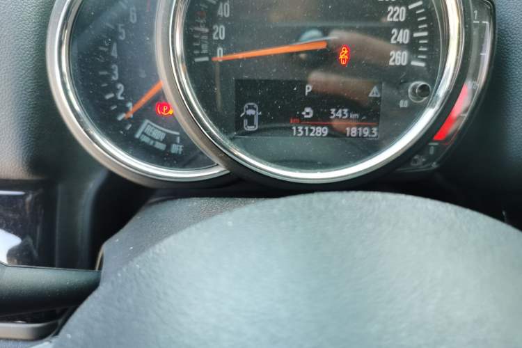 Used MINI Countryman 2018 1.5T COOPER ALL4 Classic Edition Odometer Close Up