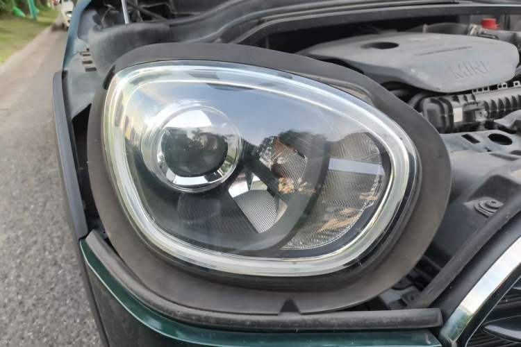 Used MINI Countryman 2018 1.5T COOPER ALL4 Classic Edition Right Front Headlight
