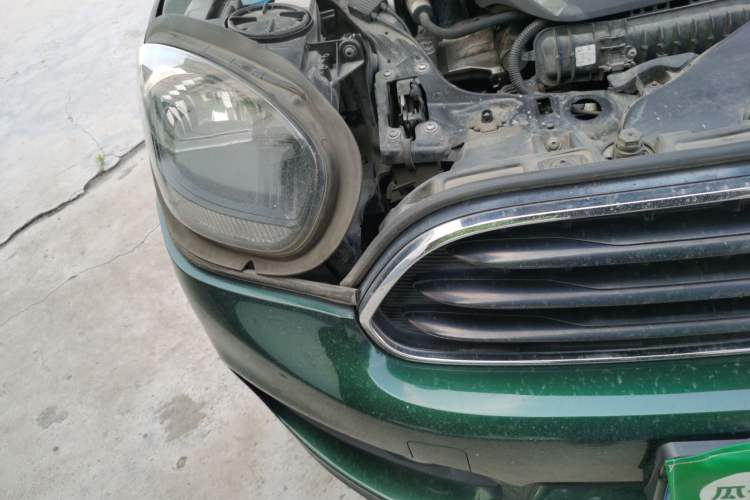 Used MINI Countryman 2018 1.5T COOPER ALL4 Classic Edition Right Front Headlight