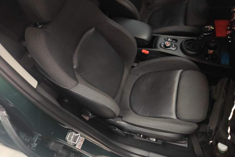 Used MINI Countryman 2018 1.5T COOPER ALL4 Classic Edition Right Front Seat