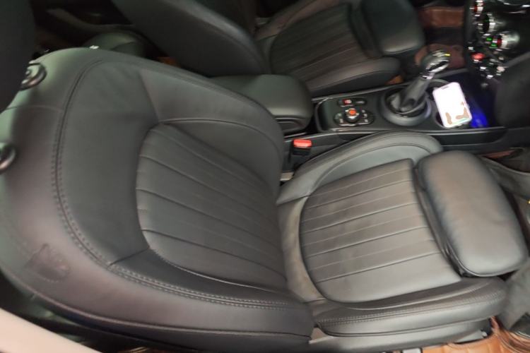 Used MINI Countryman 2018 2.0T COOPER S ALL4 Artist Right Front Seat