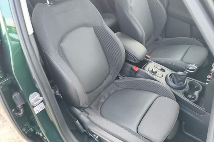 Used MINI Countryman 2018 1.5T COOPER ALL4 Classic Edition Right Front Seat