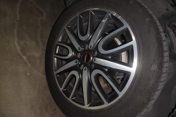 Used MINI Countryman 2018 1.5T COOPER ALL4 Racing Driver Right Front Wheel Hub