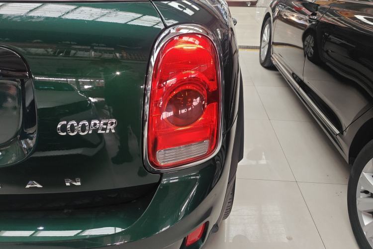 Used MINI Countryman 2018 1.5T COOPER ALL4 Classic Edition Right Rear Taillight
