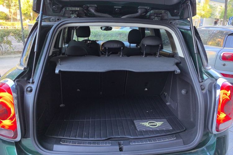 Used MINI Countryman 2018 1.5T COOPER ALL4 Classic Edition Trunk