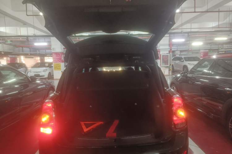 Used MINI Countryman 2018 1.5T COOPER ALL4 Racing Driver Trunk